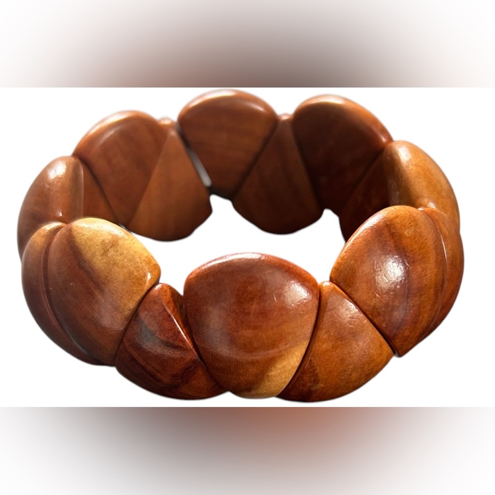 🎉2/$15 VINTAGE WOODEN BRACELET STRETCHY - Picture 1 of 3